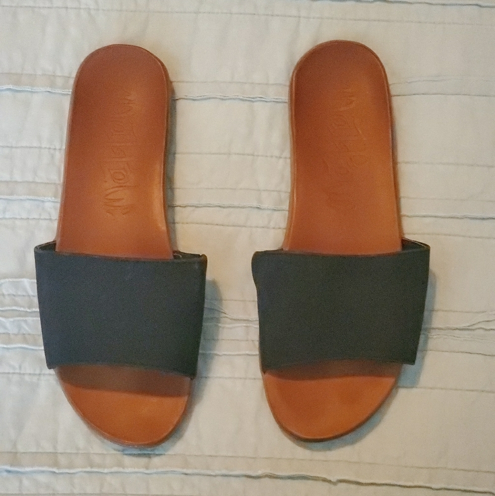 Black slides with tan sole